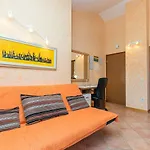 Nada شقة فيرسار