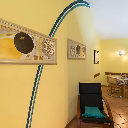 アパート Nada ヴルサル