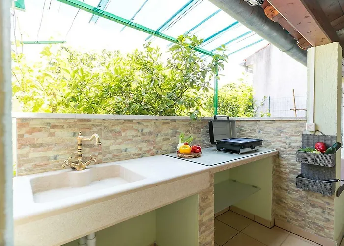 Nada 아파트 브르사르