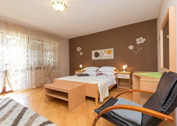 Nada 아파트 브르사르