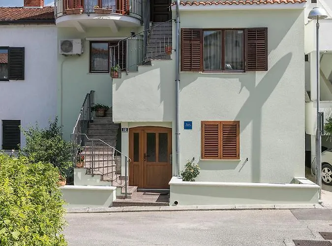 Nada 아파트 브르사르